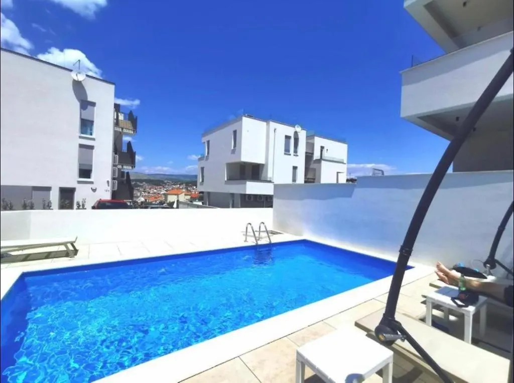 Luxury Apartment Casia With Heated Pool And Pleasent Terrace Trogir