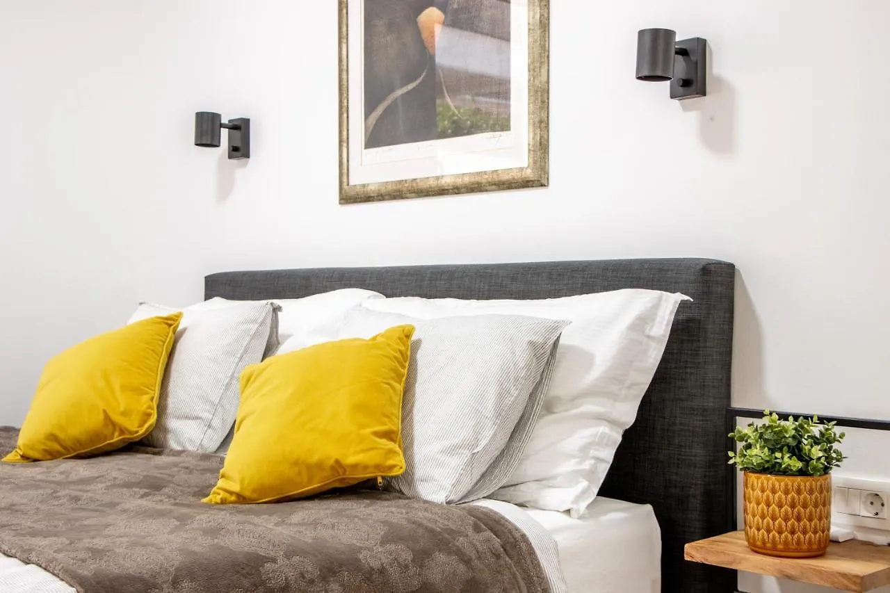 Luxury Apartment Casia With Heated Pool And Pleasent Terrace Trogir Croatia