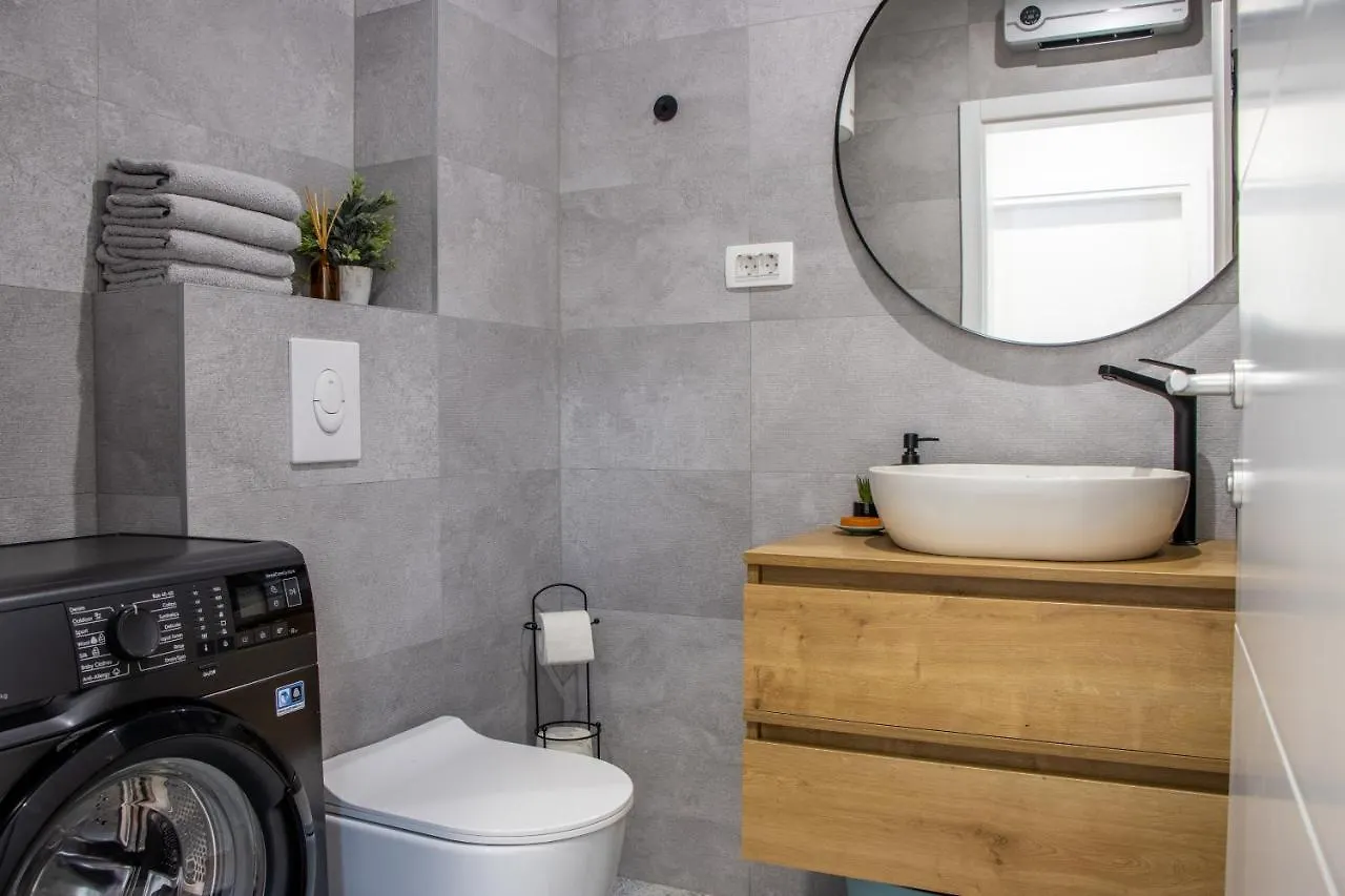 Luxury Apartment Casia With Heated Pool And Pleasent Terrace Trogir